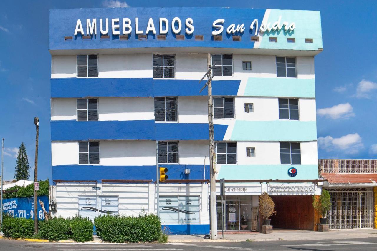 Amueblados San Isidro 호텔 레온 외부 사진